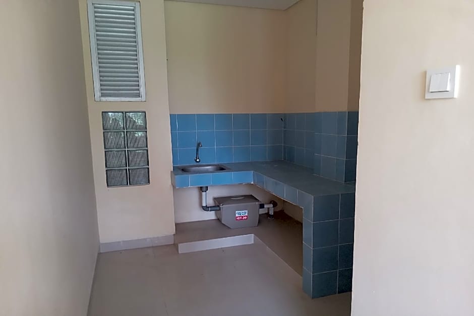 OYO Life 93399 Kos Batulayar