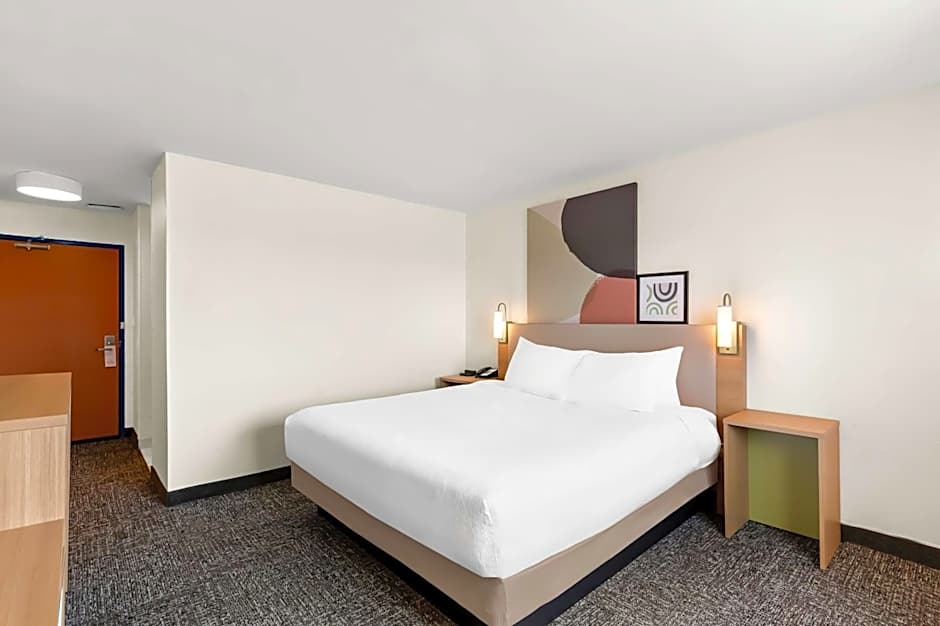 Spark by Hilton Springfield Southwest