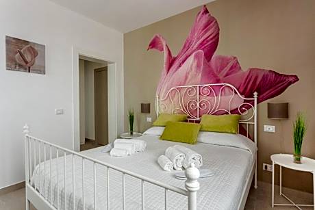 Queen Room with Garden View