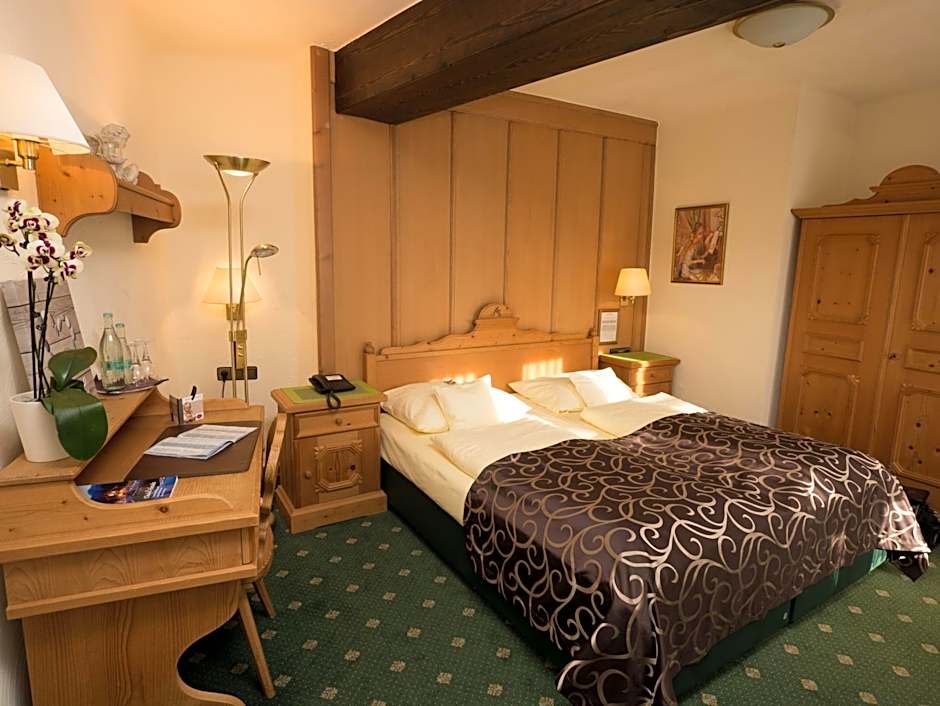 Photo 1 of 4 of Double Room