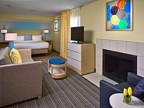 King Studio Suite with Fireplace