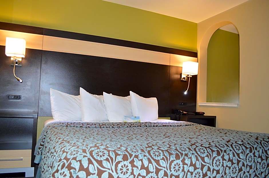 Days Inn by Wyndham Carlsbad