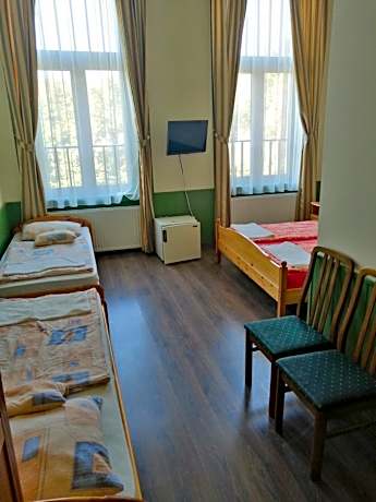 Quadruple Room with Private Bathroom