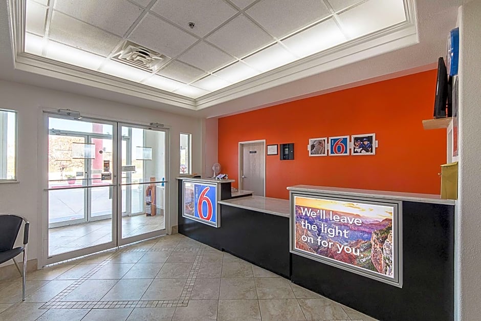 Motel 6-San Antonio, TX - Downtown - Alamo Dome