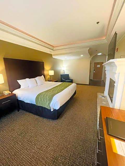 Comfort Inn Hebron-Lowell Area