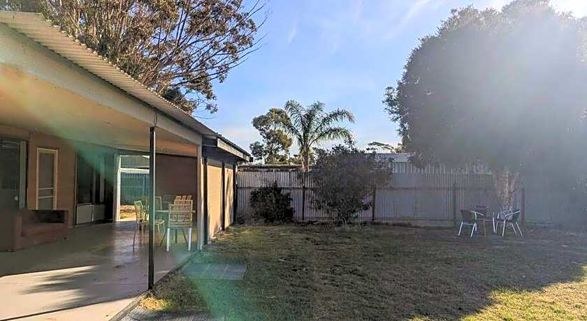 Torrumbarry Motel