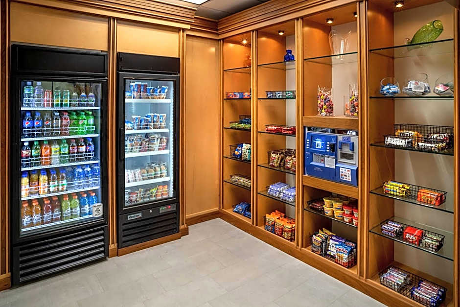 Delta Hotels by Marriott Huntington Mall