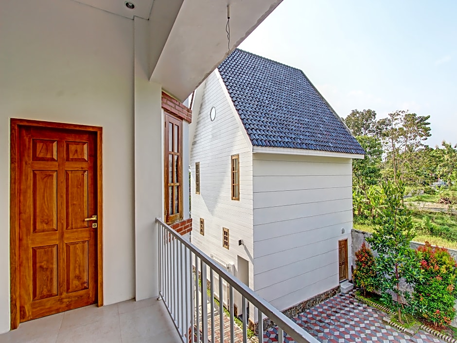 Collection O 91629 Ndalem Abhirama