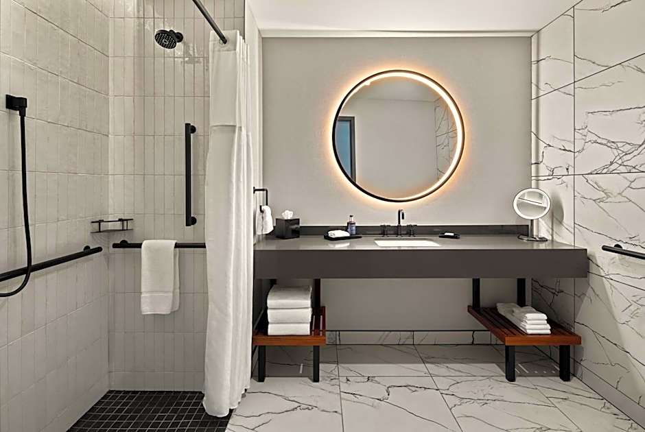 The Trade, Autograph Collection