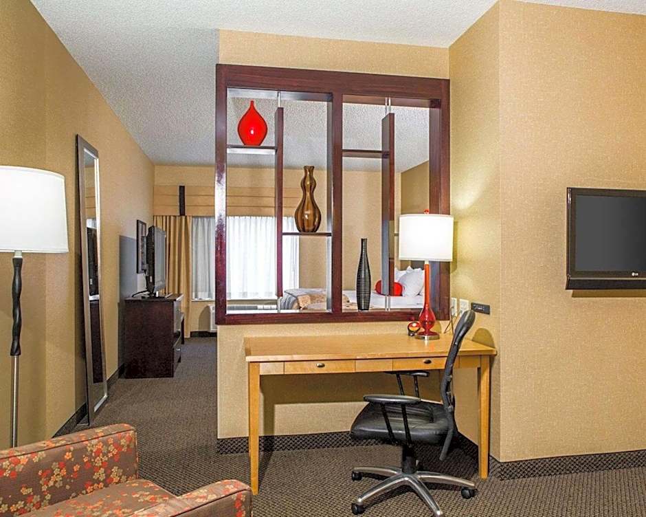 Cambria Hotel Traverse City