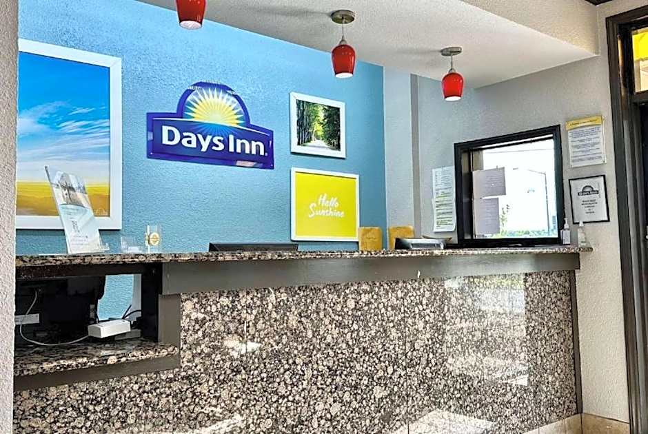 Days Inn by Wyndham Charlotte Northlake