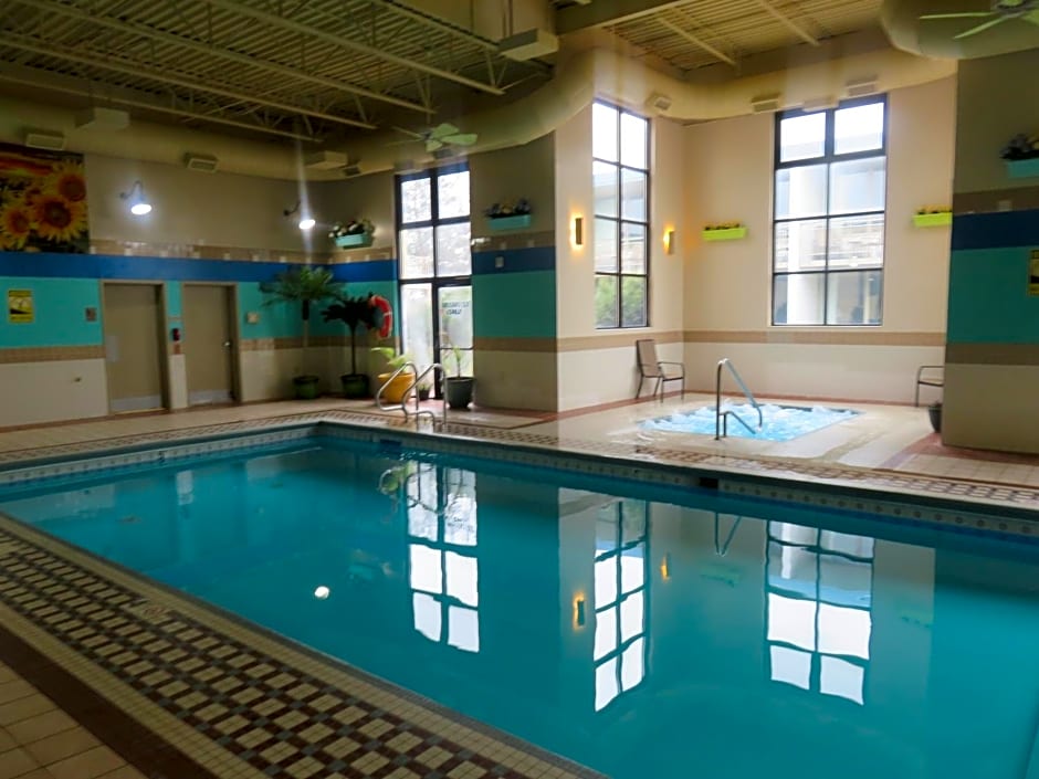 Baymont by Wyndham Fargo