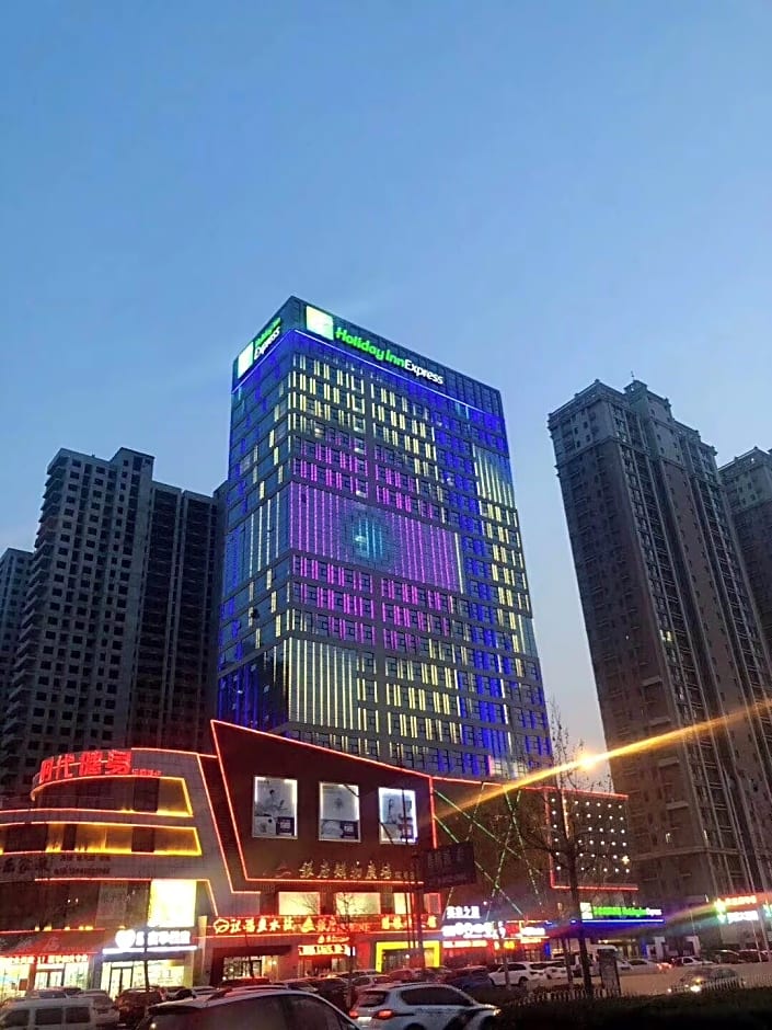 Holiday Inn Express Linyi Riverside By IHG