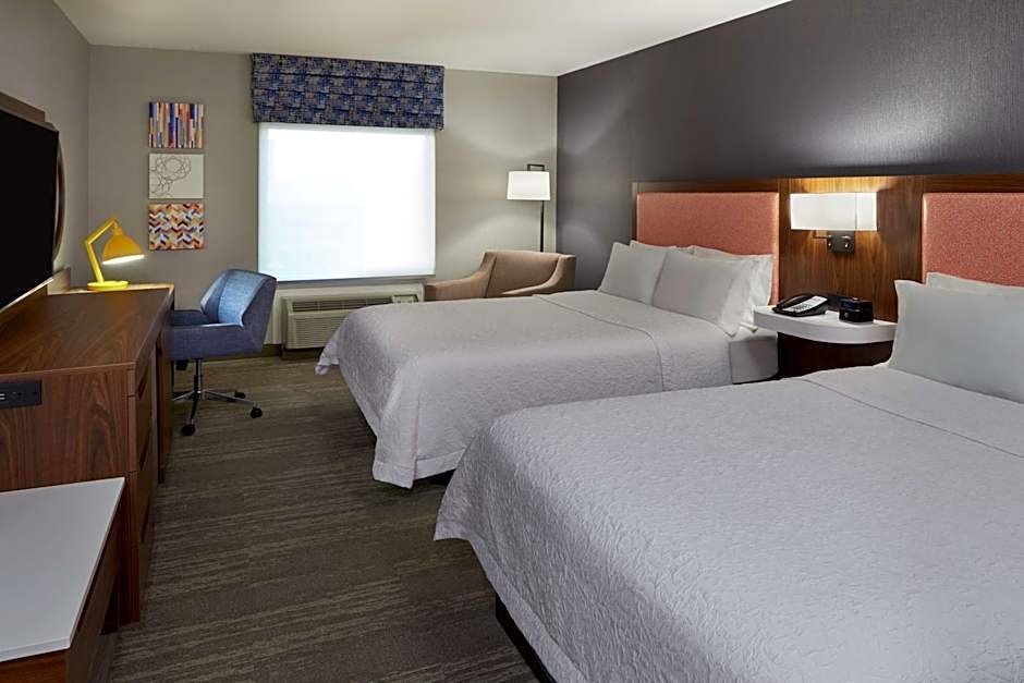 Photo 1 of 4 of 2 Queen Beds