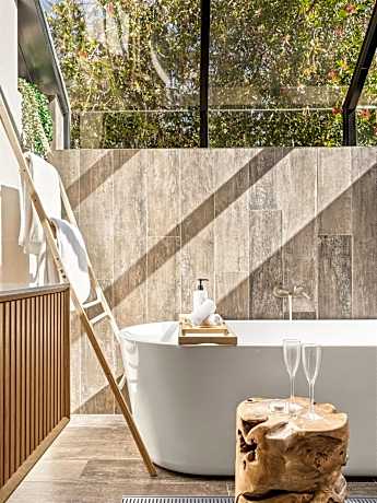 Forest Rise Chalets and Lodge