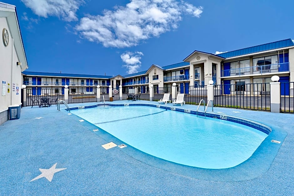 Americas Best Value Inn Hillsboro