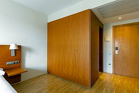 SINGLE USE DOUBLE BED RAMBLA VIEW