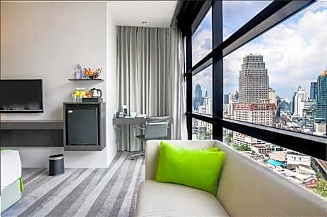 Premium King Room with City View