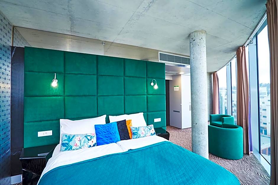 Sono Hotel