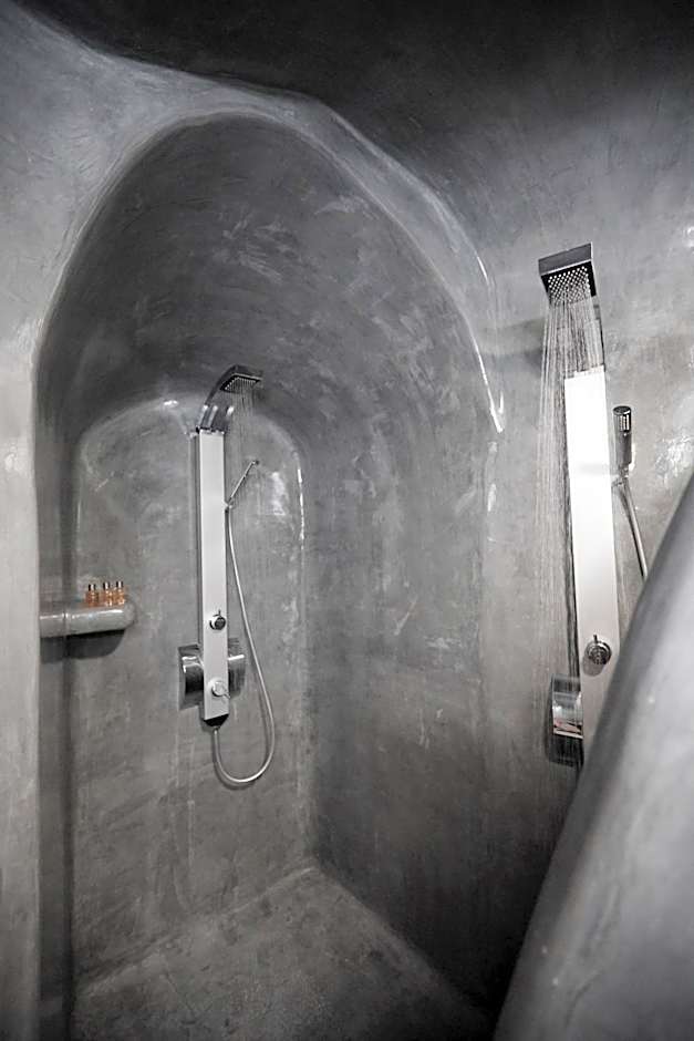 Virginia's Cave Villas