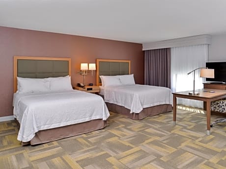 2 Qns Microwv/fridge/wetbar Studio Suite Ns