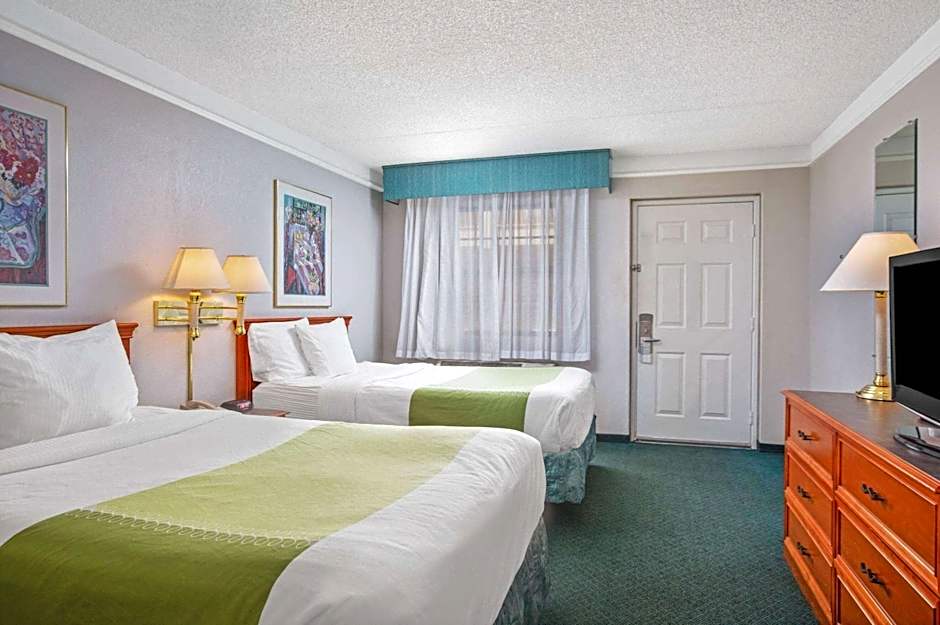 La Quinta Inn & Suites by Wyndham Reno