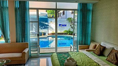 Deluxe Family Room with Pool Access