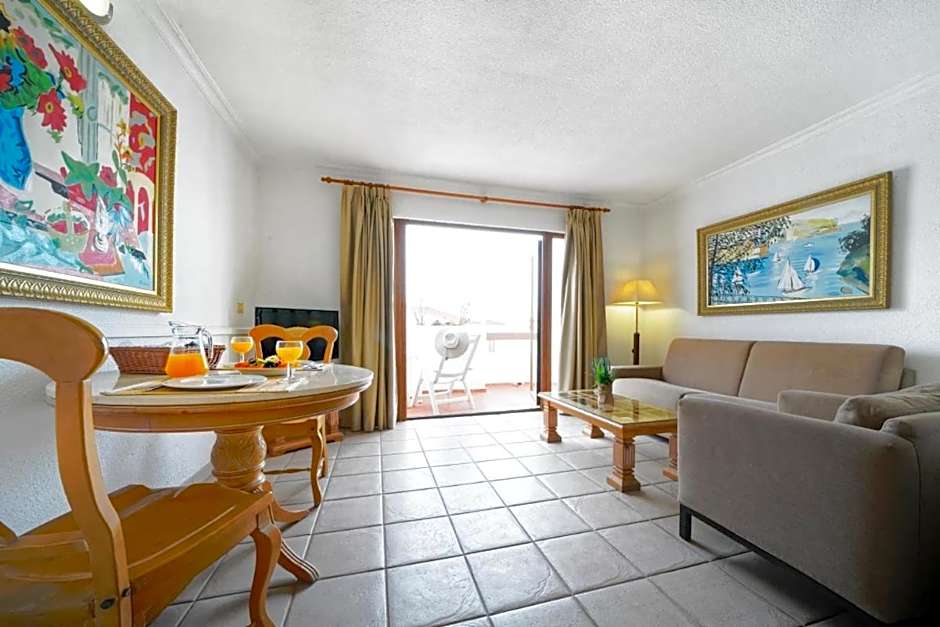 The Suites at Beverly Hills