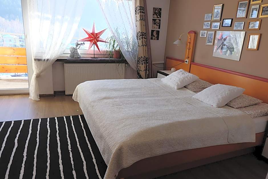Willa Pod Aniołem - Pokoje Gościnne & Apartamenty z widokiem na góry