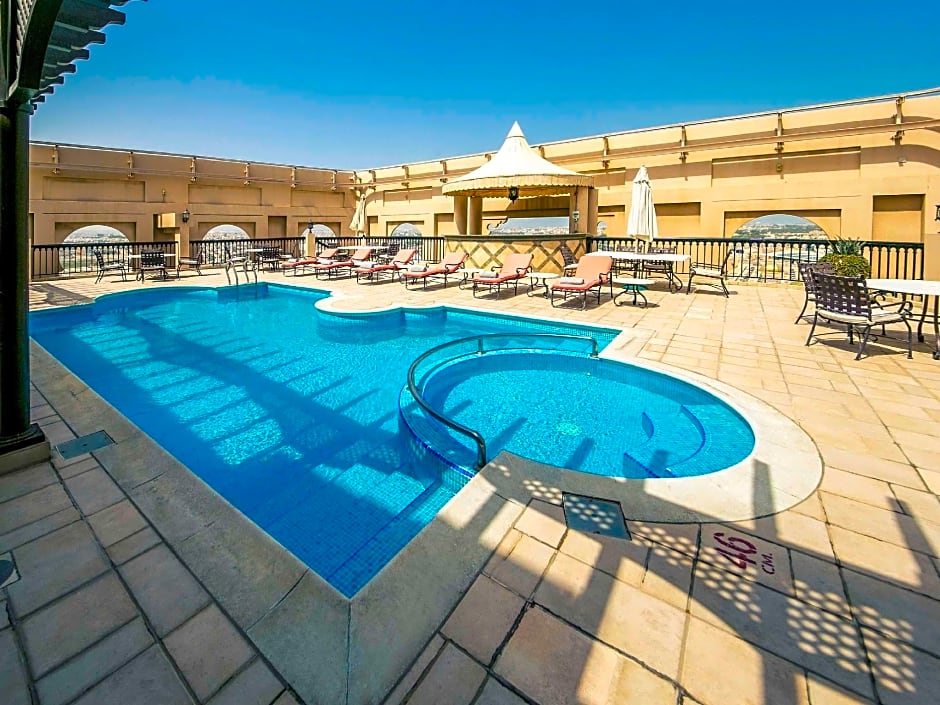 Mercure Grand Hotel Seef Hotel