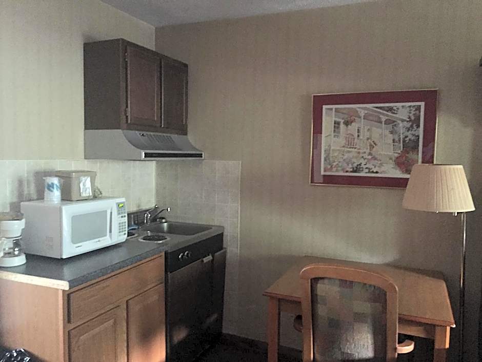 Highland Hills Motel & Cabins