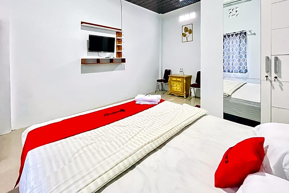 RedDoorz @ MG House Siantar Timur