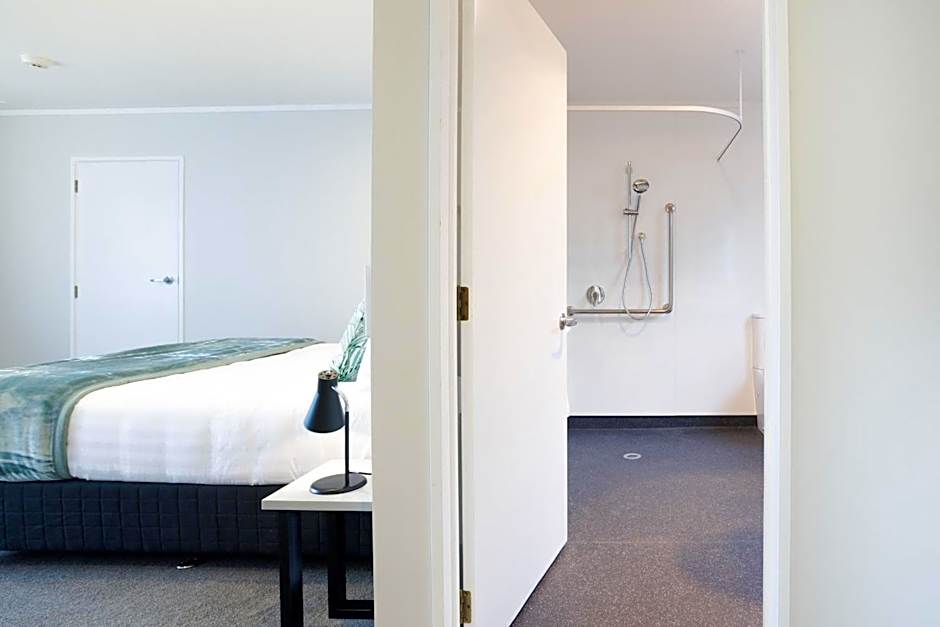 Bks Pohutukawa Lodge