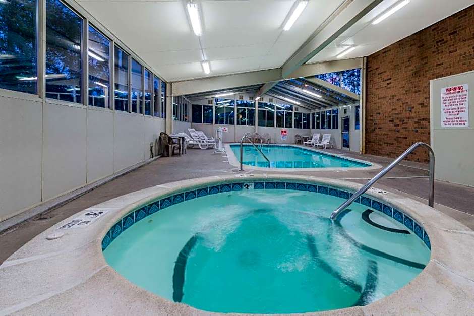 Quality Inn & Suites Louisville East