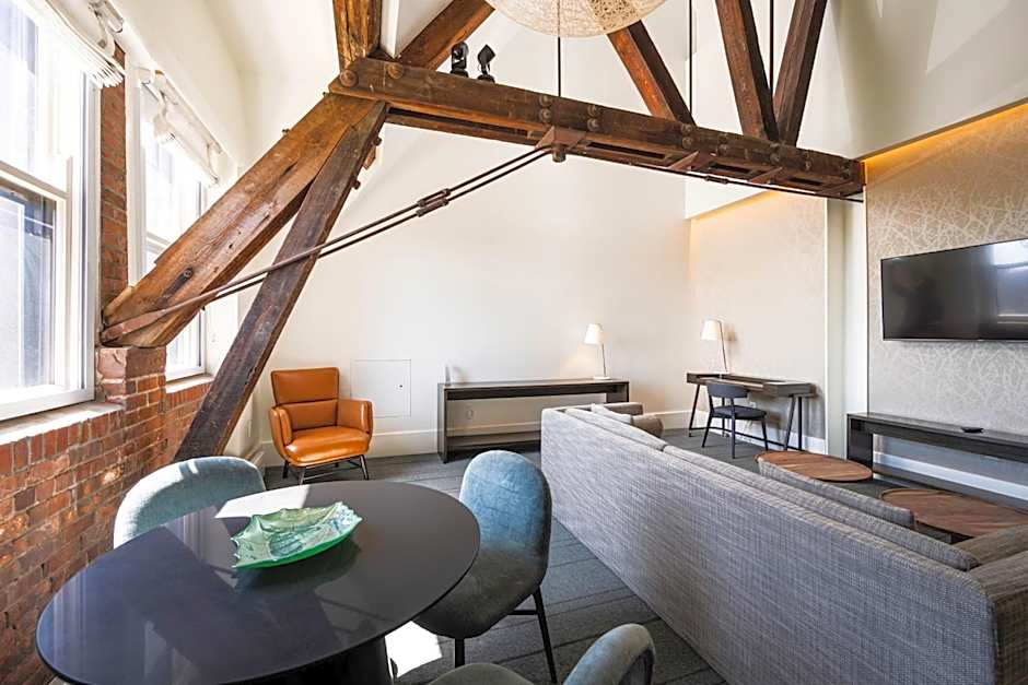 The Richardson Hotel