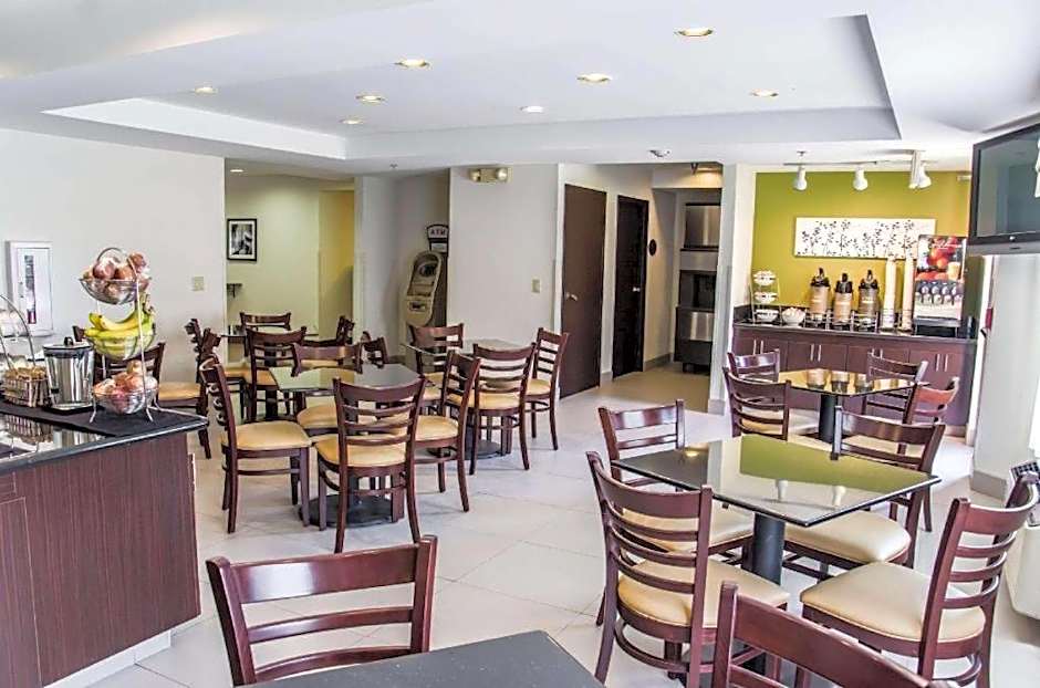 Sleep Inn Airport - Billy Graham Parkway
