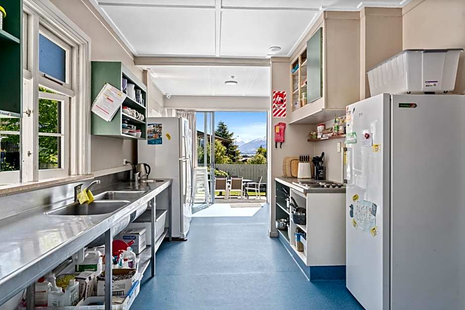 Mountain View Backpackers