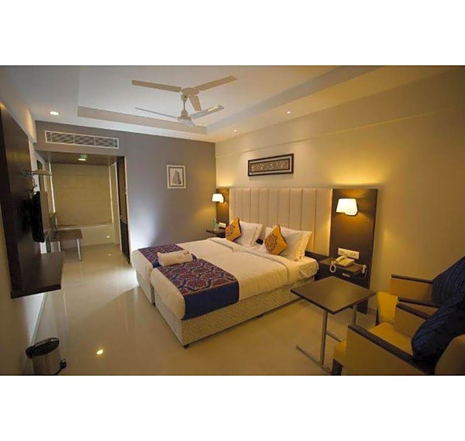 Hotel Ganpat Grand Palani