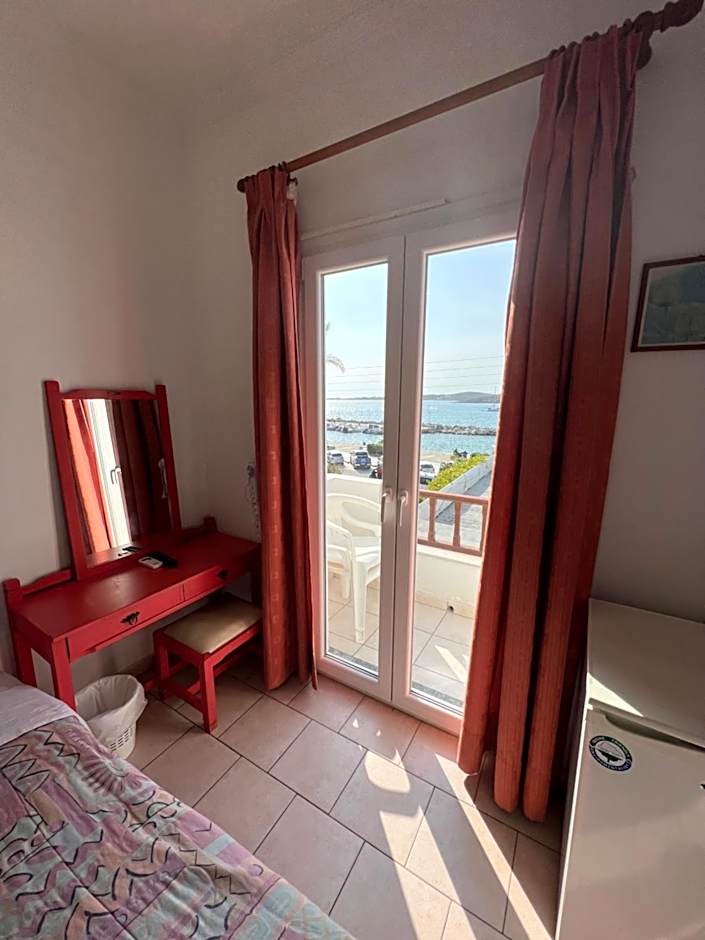 Asterias Hotel - Seafront