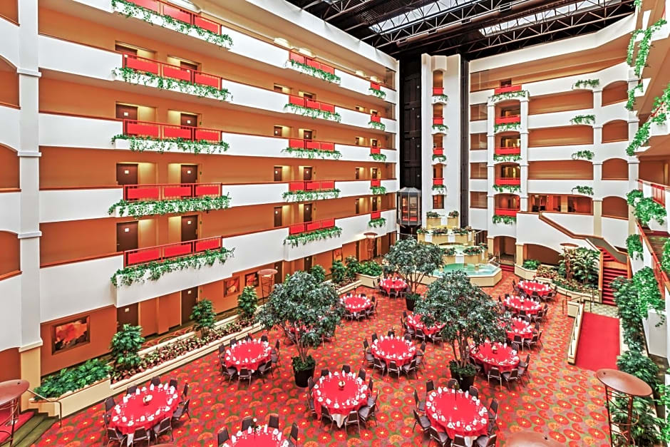 Holiday Inn Hotel & Suites Springfield, an IHG Hotel