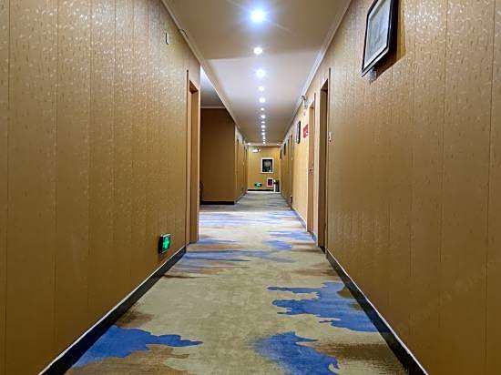 Yisu Qingju Hotel (Ningbo Lianfeng Middle Road store)
