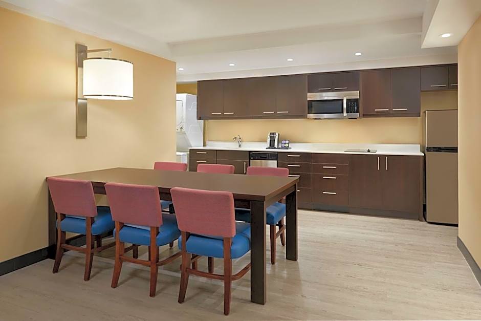 TownePlace Suites by Marriott Oshawa