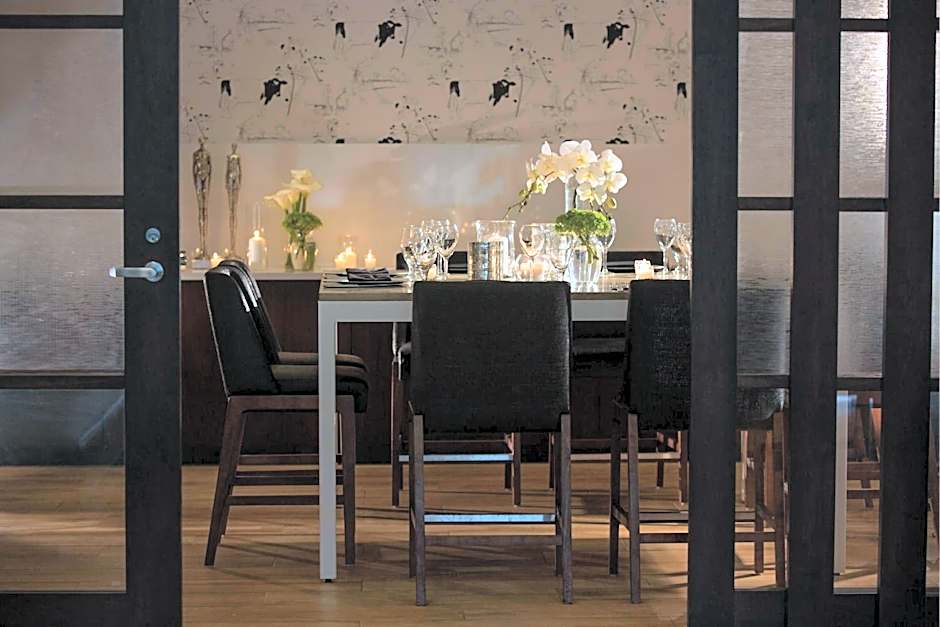 Renaissance by Marriott Meadowlands Hotel