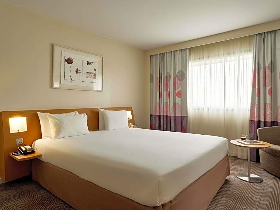 Photo 1 of 7 of Paris Multiple Beds, View