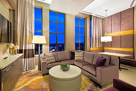 1 Bedroom Penthouse Suite, 1 King, Corner room, High floor