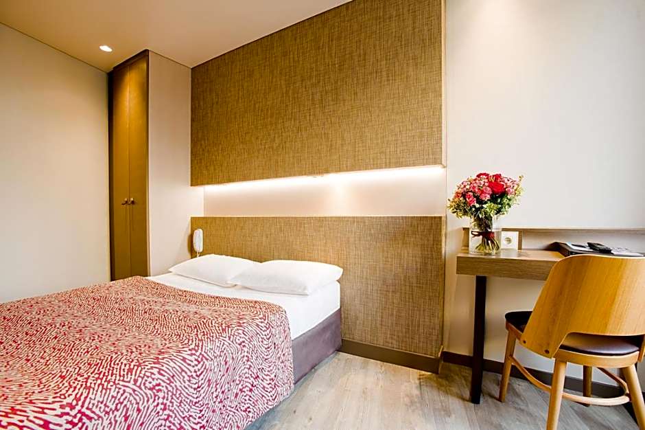 Central Hotel Paris