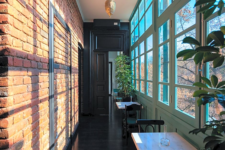 Unfound Door - Design Hotel