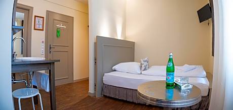 Friedrich von Schiller Hotel