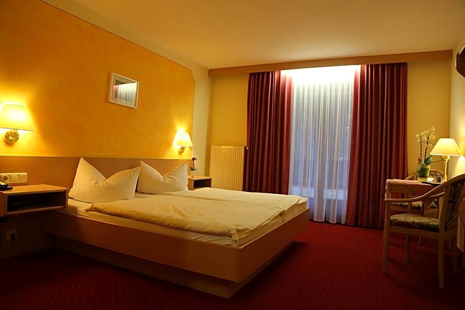Photo 1 of 3 of Double Room