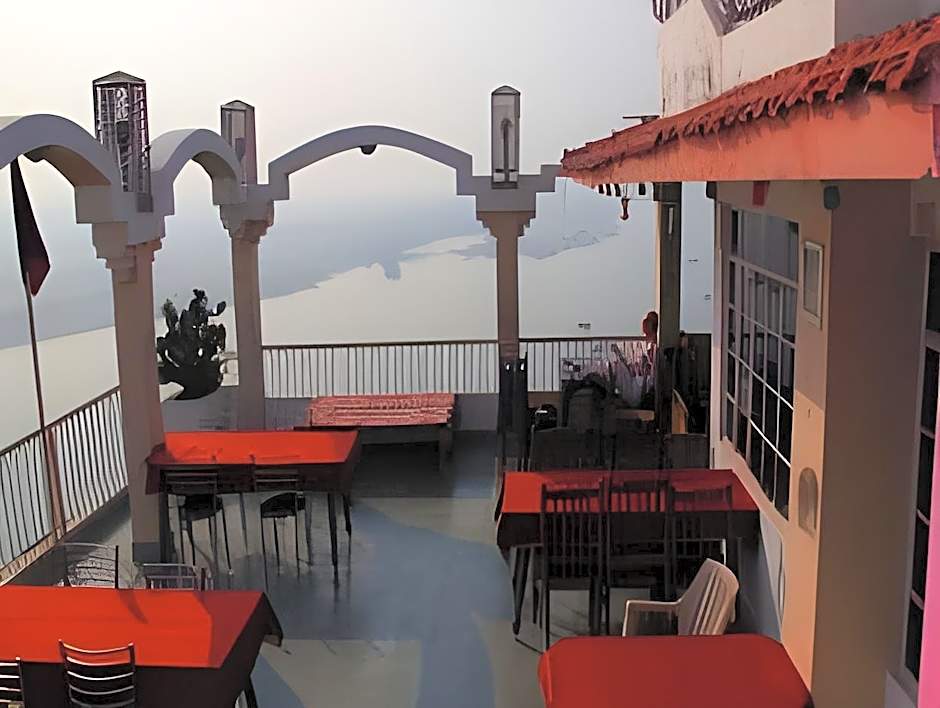 Puja Guest House – Varanasi, VA